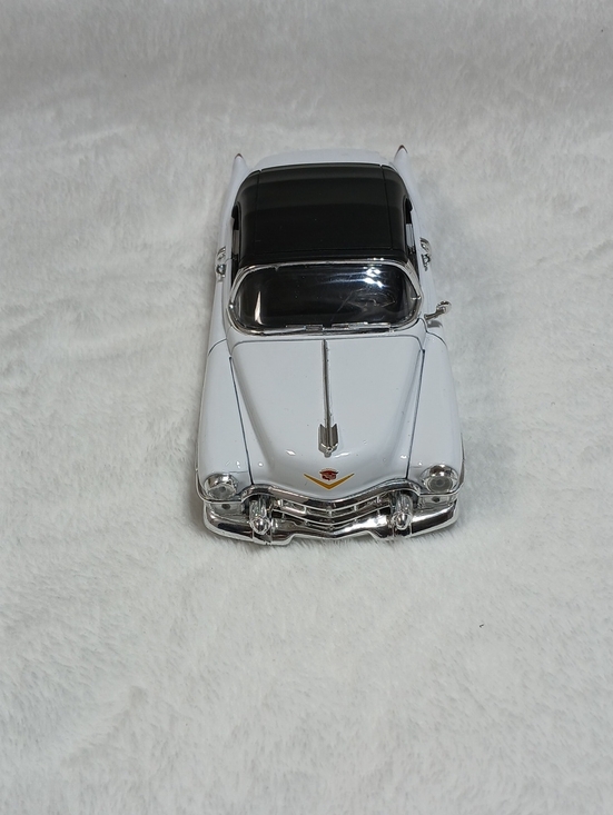 Welly Other - Welly 1953 Cadillac Eldorado Convertible diecast model
